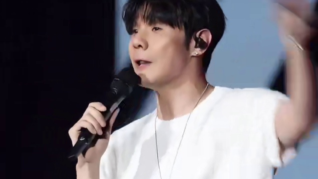 “李荣浩的甜歌 有种老来得子的快乐” #李荣浩#乌梅子酱#乌梅子酱李荣浩#李荣浩演唱会#音乐现场