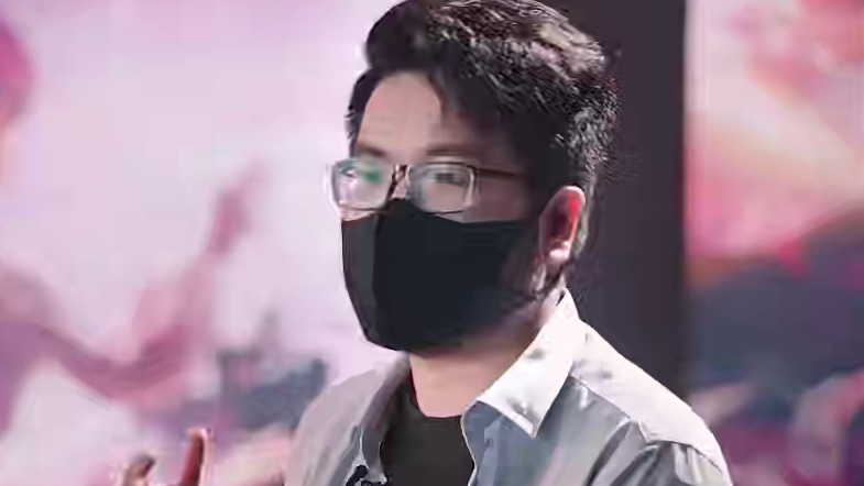 #战双帕弥什 02-守望：誓焰诞生的故事
锋刃上的光焰连接了过去与未来，越过迷雾与深渊，她步入了旧日