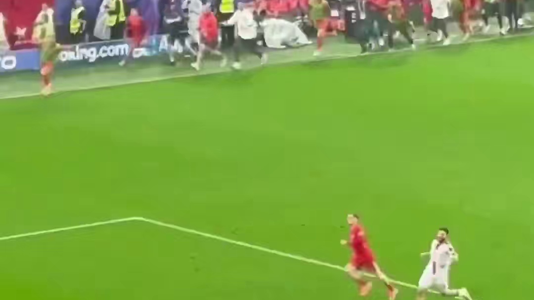 目前踢的最好看的比赛，两对大打攻势足球#欧洲杯