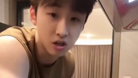 麻辣房子上线！现场教学小龙虾#全世爆 #美食vlog #小龙虾 #房胤池 #夏天要吃小龙虾