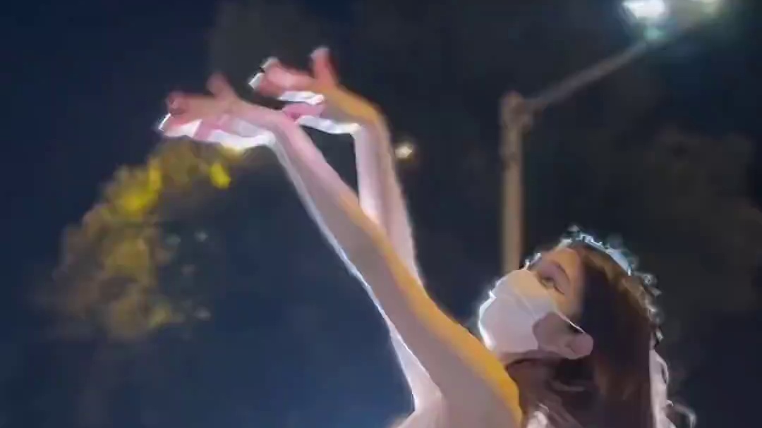 月儿弯弯晃呀晃 晃回小时光#回到小时光#氛围感 #古典舞