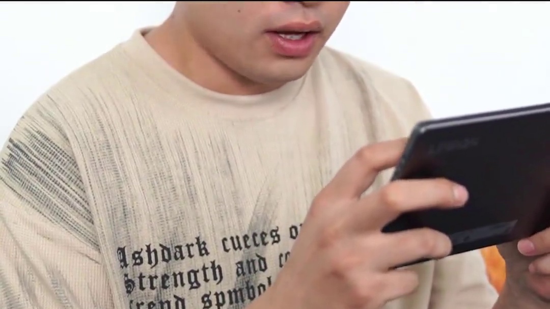 路人小哥：我也不想啊，可是她叫我宝宝诶~#永劫无间手游 #永劫手游定胜终测 #永劫手游AI有点牛