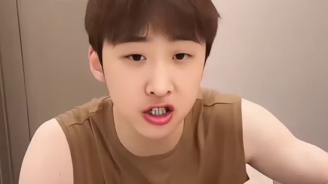 吃啥补啥？麻辣小龙虾快来体验一下#全世爆 #美食vlog #房胤池 #麻辣小龙虾 #夏天要吃小龙虾