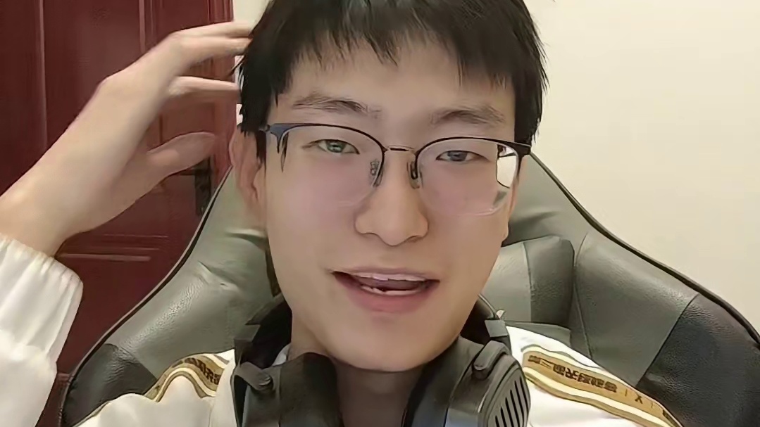 这次投票进前五 直接绿毛爵！