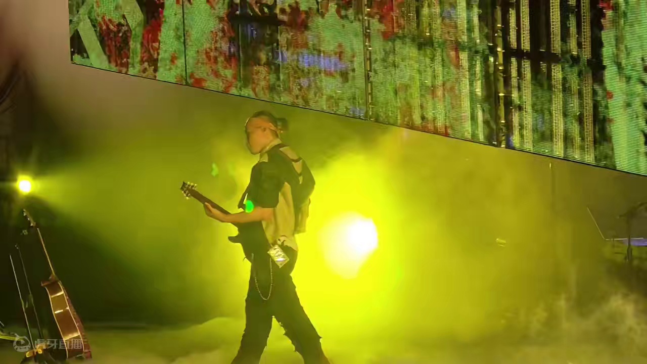 任贤齐演唱会玩转钱江摩托，自动挡闪300，24款追600重磅登场！ #任贤齐演唱会 #QJMOTOR