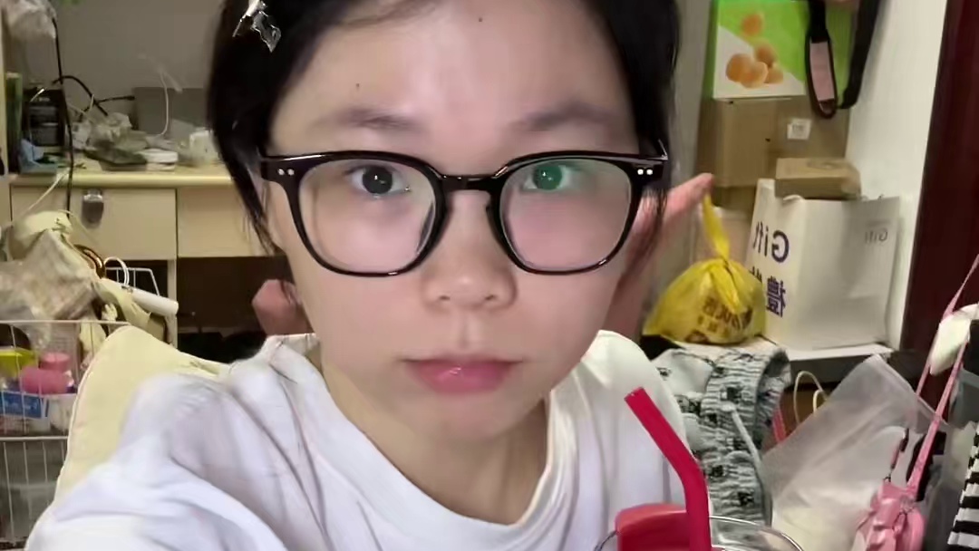 游泳的同时疯狂分泌内啡肽，又又又一次感受到了运动的乐趣。
#大学生的一天 #女大学生日常生活 #记录