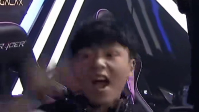 CF手游再次激情嘲讽，人均一个大喇叭，端游这边什么时候能回到从前？#CF全明星拉票进行时 #CFPL