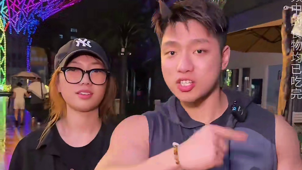 花2000吃火锅惨遭美女粉丝全程真实 看Terry如何一步步盘服#妈呀太香了  #夏天吃爆辣火锅有多