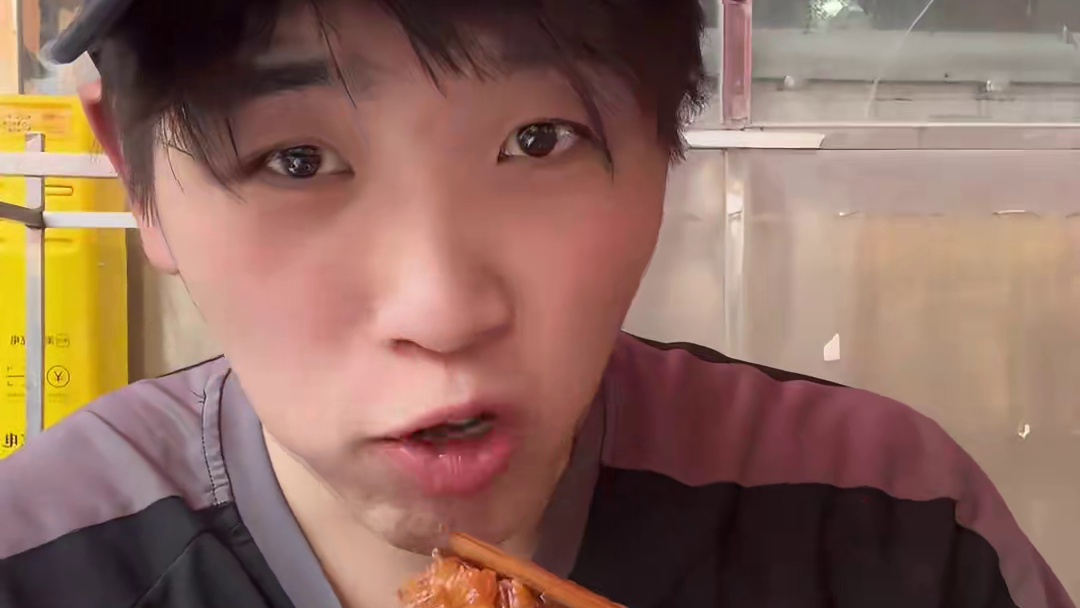 洛阳的驴肉汤和红薯面太绝了！晚上再吃个大盘鸡！ #洛阳美食 #特色小吃 #特色美食 #极限24小时吃