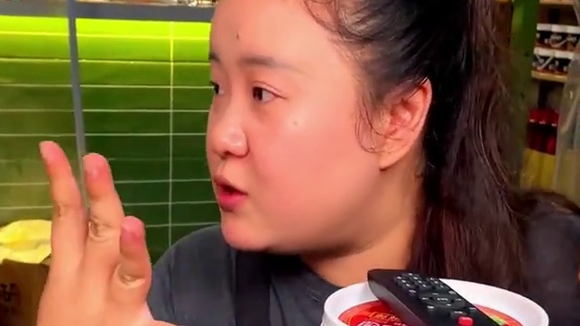 刚高考完的青涩少年挑战4两豌杂面，表白失败不要紧，你的勇气已经很厉害了！