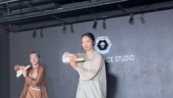 扇子舞【泱泱】 #戴萍编舞 #原创 #国风