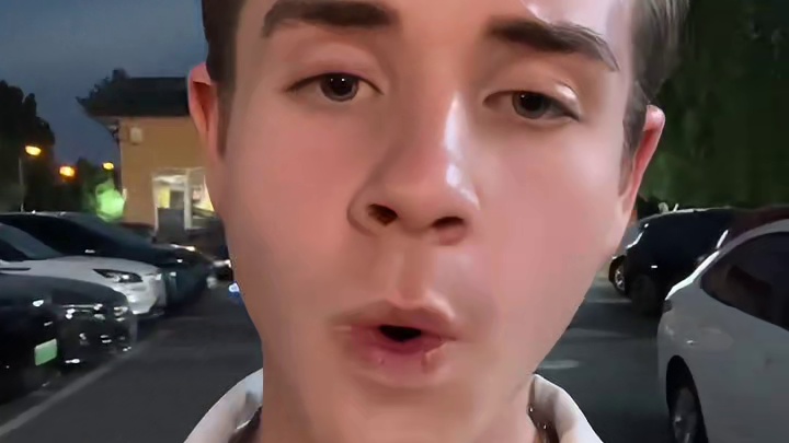 中国太不安全！晚上出门一定不能带钱包…… #外国人被中国夜宵文化硬控了  #美食家的朋友圈  #省饭