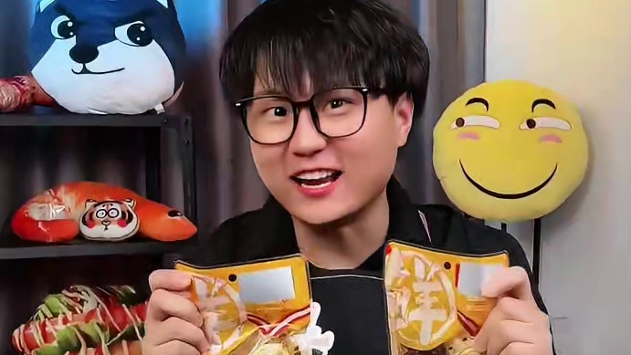 香辣鸭翅真是鸭货一绝！又香又辣又过瘾，肉质紧实非常入味，根本停不下来！！#香辣风干鸭翅 #测评 #辣