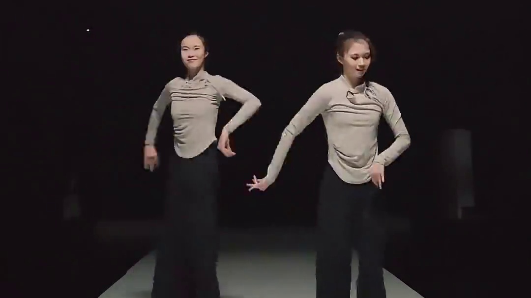 【舞者进阶】 学姐喊你来川影上课啦~#欢迎报考 #四川电影电视学院 #感受舞蹈魅力 #双人舞