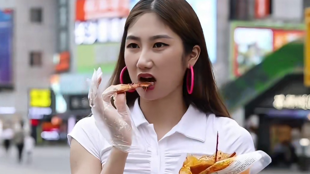 559_碰到过很多跳舞的小姐姐，这是唯一有腹肌的一位！