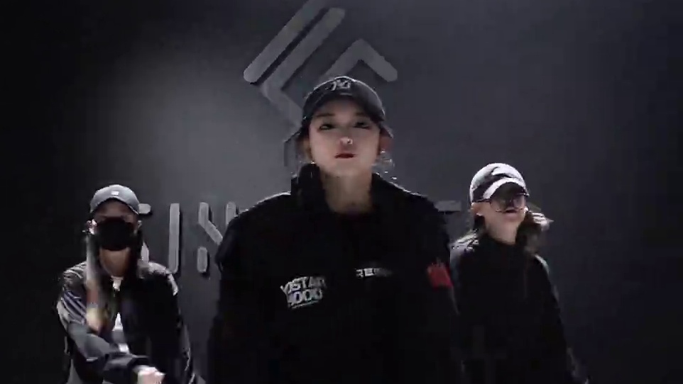 好久没当帅哥啦！！（其实是半年前的库存）#今日份舞蹈打卡 #kanu编舞 #sw