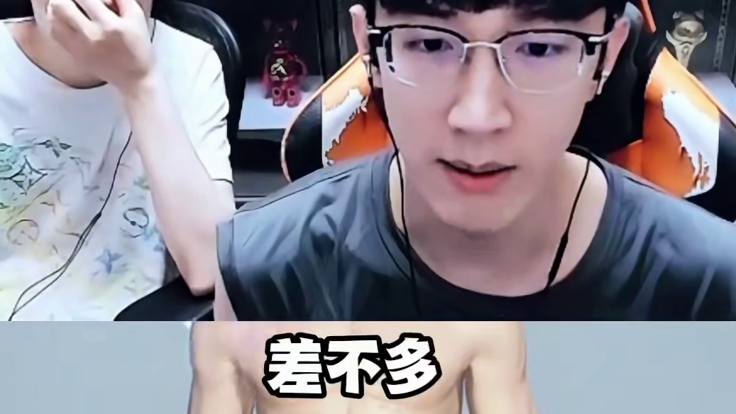 蔡哥搭配的泳装好看吗 