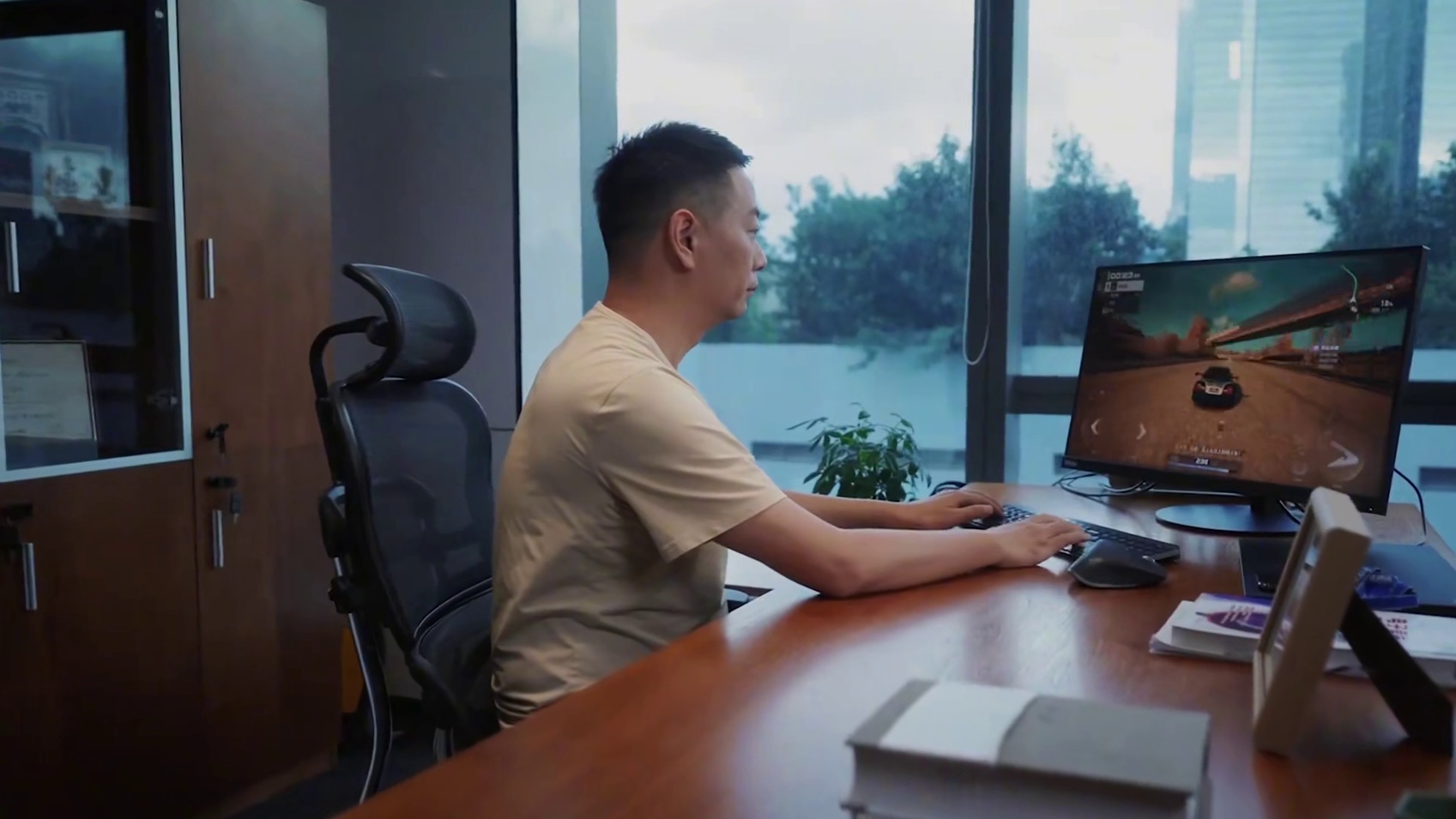 集结，为热爱！——最爽赛车手游的诞生之路! 「开路的先锋要打破旧的规则」 
“路再难也要走，因热爱，