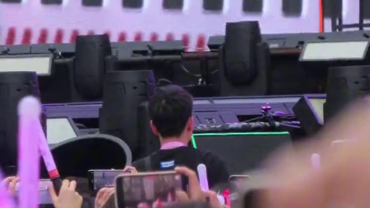 《有点甜》不愧是成都 甜辣得很～#汪苏泷 #汪苏泷 #汪苏泷成都演唱会