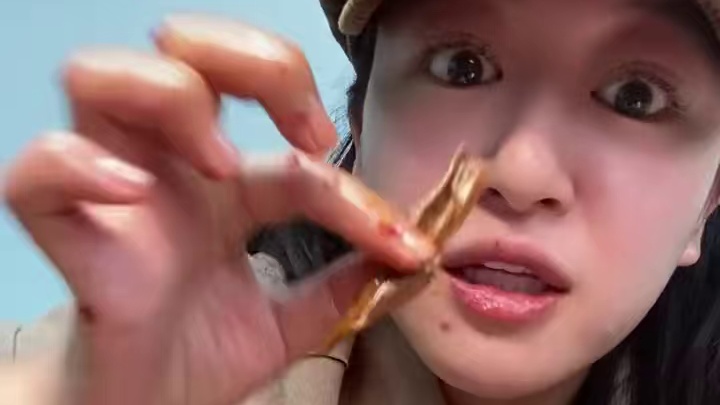 湖南叫做鸭菌把的香辣美食，你们吃过吗~香辣脆爽的超好吃！#零食推荐 #妈呀太香了