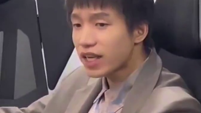 近日EDG不敌WE，赛后EDG明星选手Cryin落泪，随后Leave直言：我觉得你完全没有享受游戏！