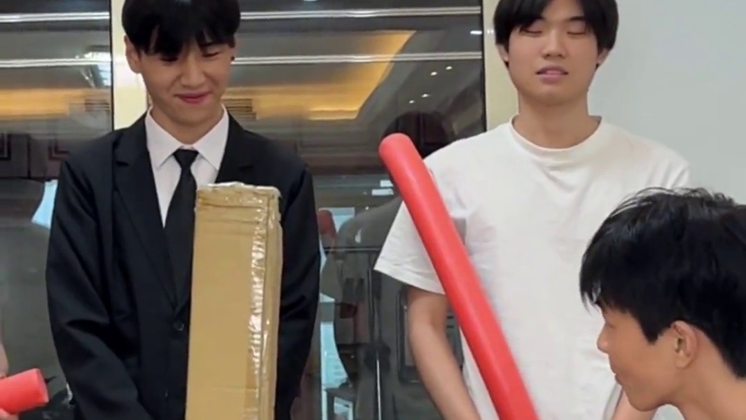 你别动！ #趣味游戏 #大学生 #搞笑#宿舍