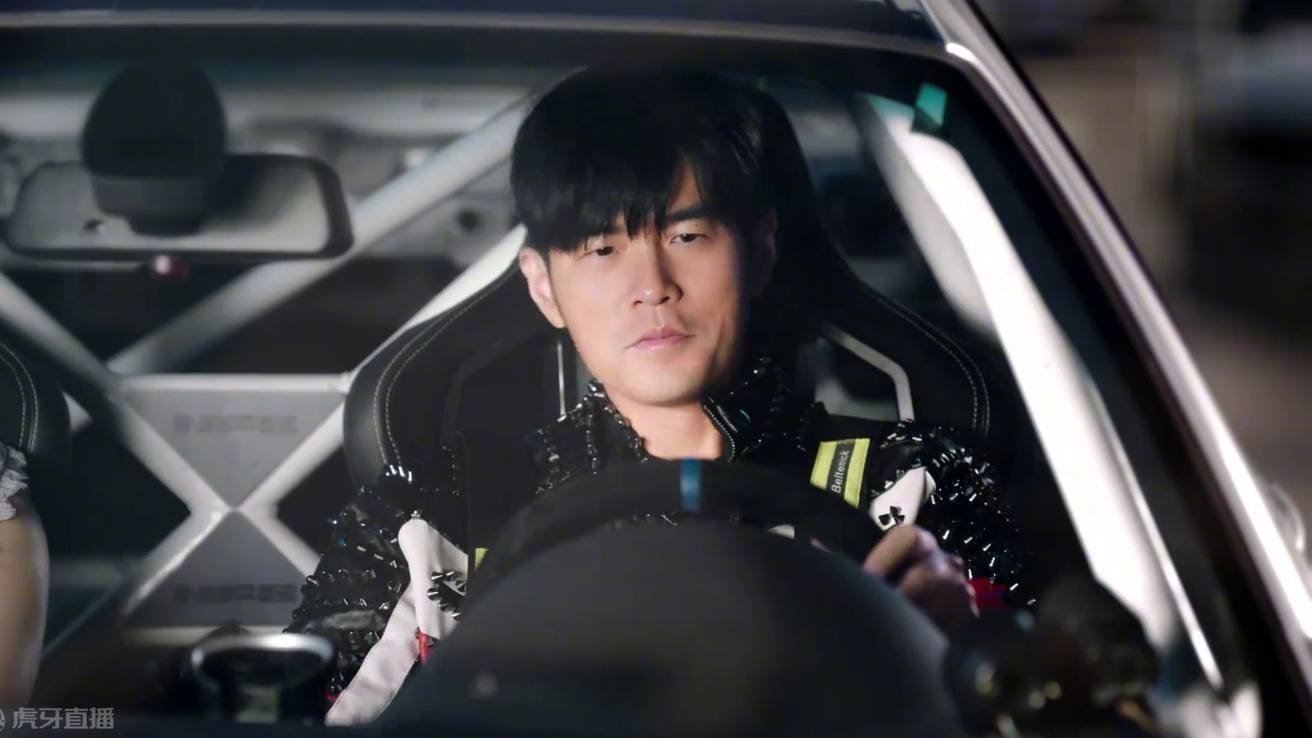 热湾车神周杰伦带你“抄近道”！堵车？不存在的！ #周杰伦我在热湾当车神