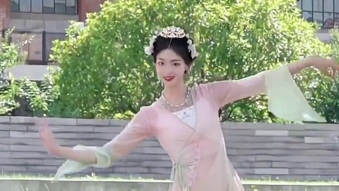 我在月下枕星河～好温柔的舞蹈！#古典舞 #国风古韵 #舞蹈