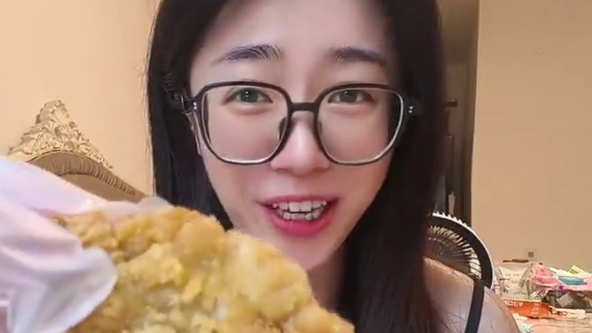 吃炸鸡还得是肯德基！在家就能搞定再也不用等外卖了~#妈呀太香了 #炸鸡 #好吃到停不下来 #外酥里嫩