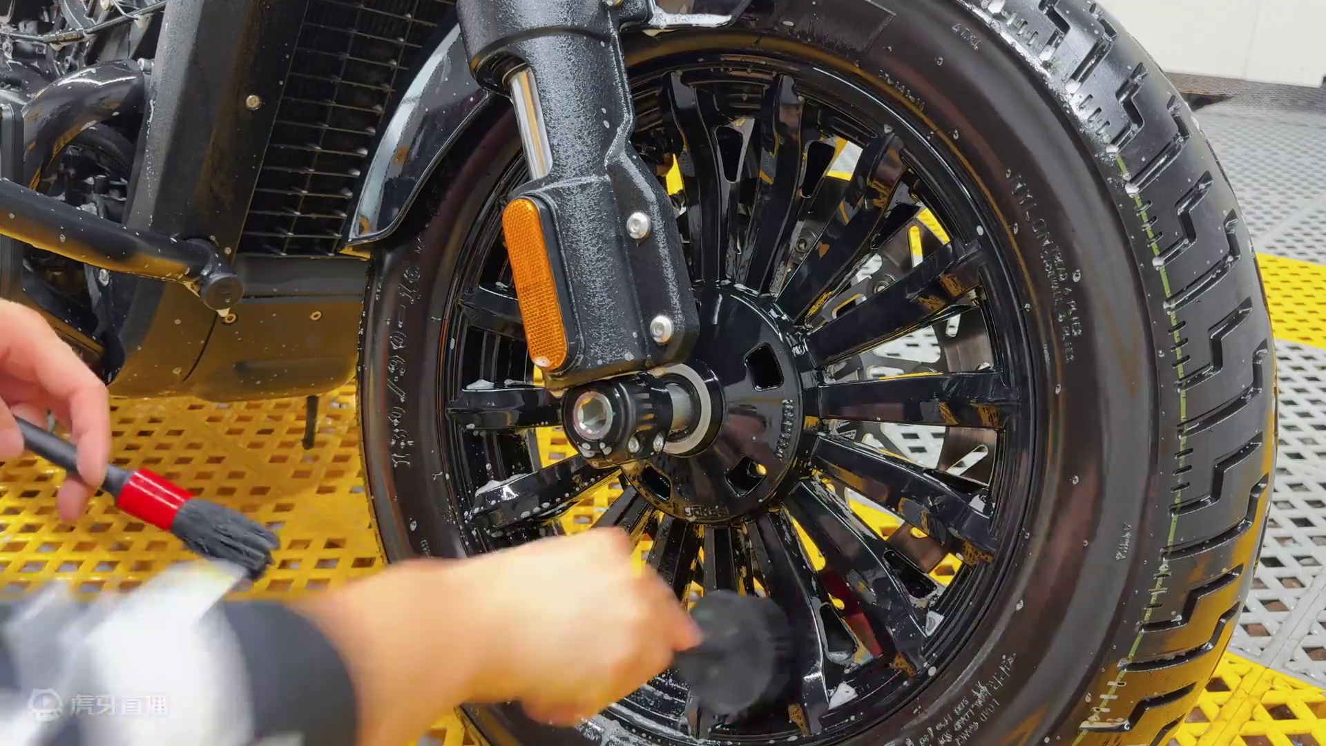 翻译翻译，什么叫精洗 #黑旗500 #巡航车 #洗摩托车 #爱机车爱生活