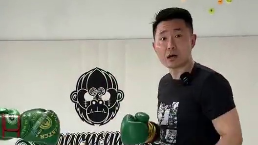 高扫踢格挡不规范，韩老师被踢破相 #泰拳 #格斗 #拳击 #格斗装备 #高扫踢