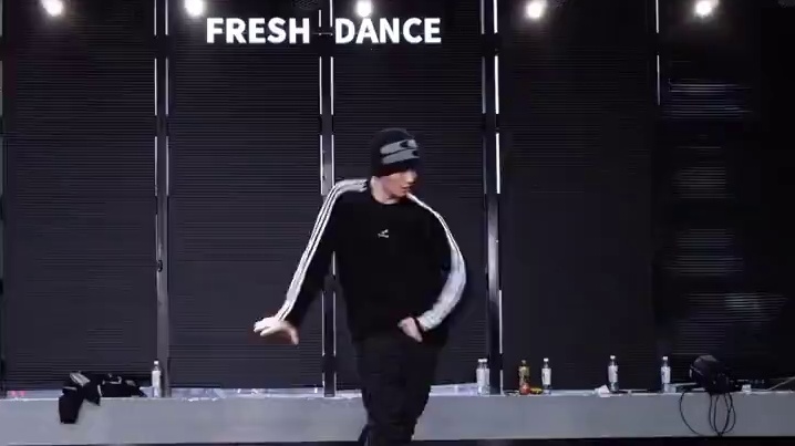 明晚七点！氛围感编舞男神小鑫来咯！#小鑫编舞 #choreography #编舞 #集训 #重庆舞蹈