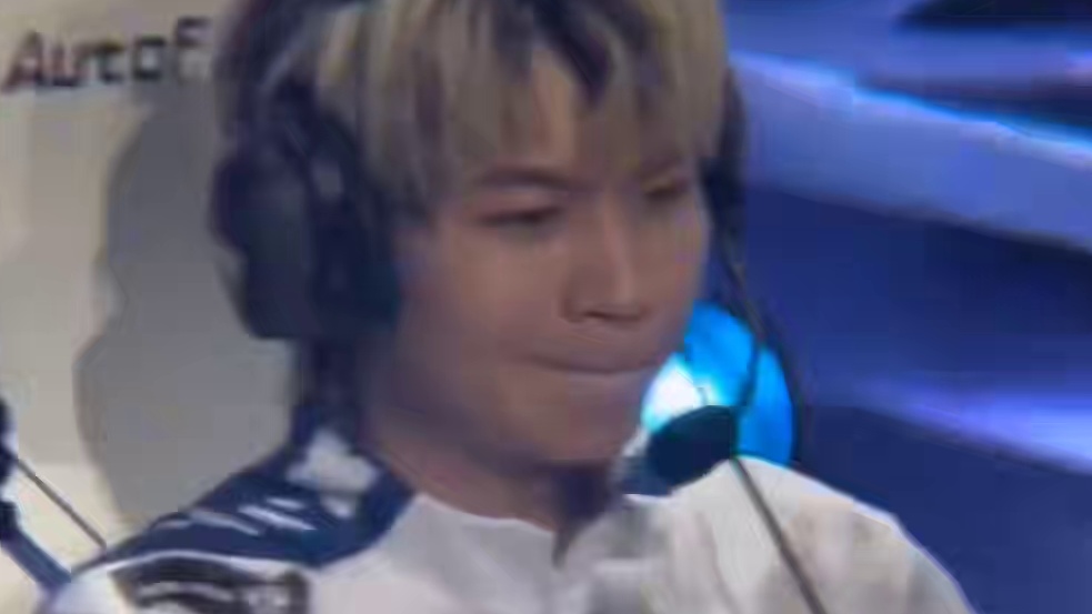 人气是要利用的，首发是不给的，前脚刚被队友背刺，现在又被联盟背刺，不粉九尾都觉得不公平！