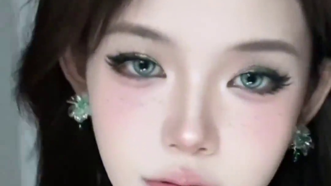 妆容教程｜拜托！夏天和绿色超配的#新手化妆教程 #妆教 #今日妆容 #妆前妆后 #美诺防晒粉饼