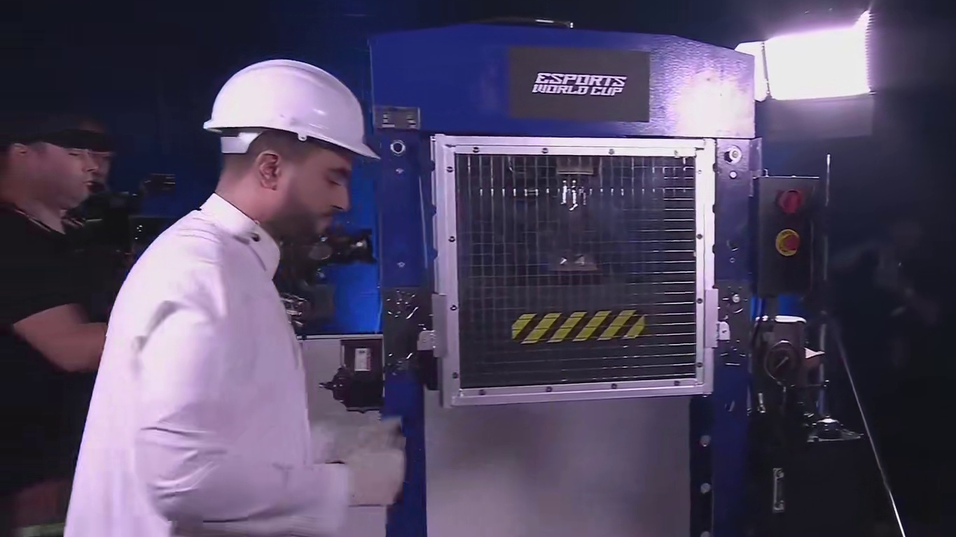 XG.WBG战胜Aurora赛后的钥匙粉碎环节