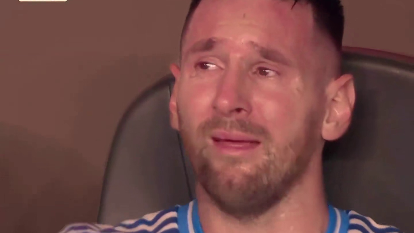 真没必要！#梅西 与#C罗 的哭泣是对于球队责任心的体现没必要攀比 且看且珍惜 #足球的魅力#葡萄牙