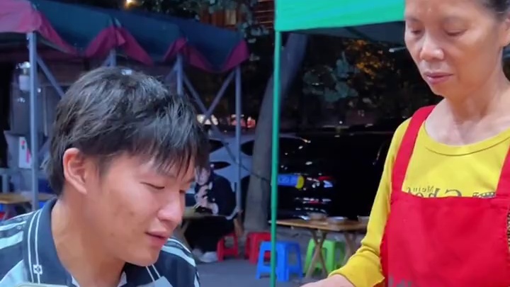 龙卷风又双叒叕来踢馆了！这次要拿走阿姨5000块~#螺蛳粉