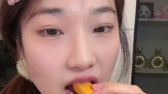 芝士脑袋真的拒绝不了，9.9！20根！ #哇好吃又便宜 #芝士 #纳宝帝 #零食推荐