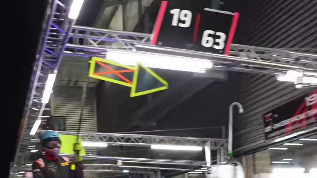 极速瞬间 感受GTWC比赛中的极致速度与精准配合！兰博基尼Huracan GT3 EVO进站换胎，瞬