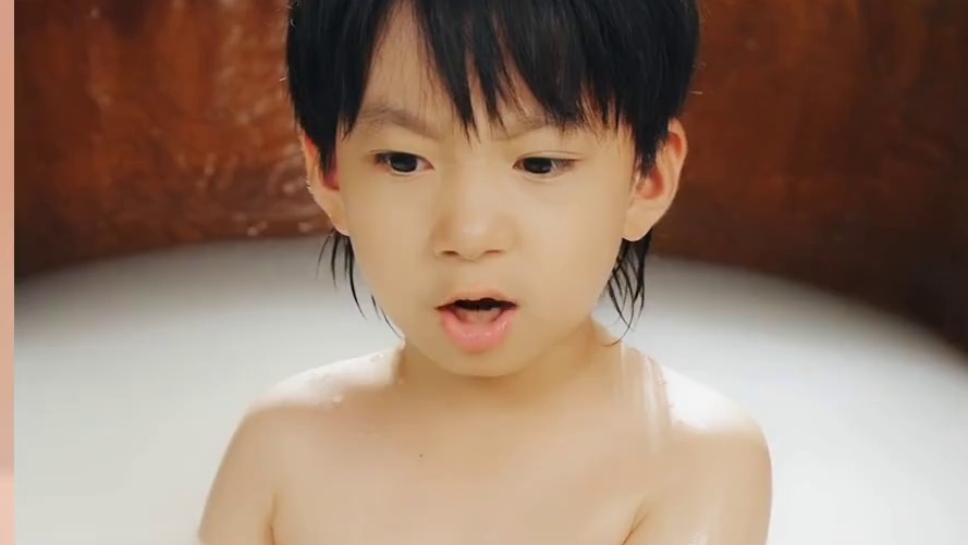 皇后又带崽搬敌人宝库去了