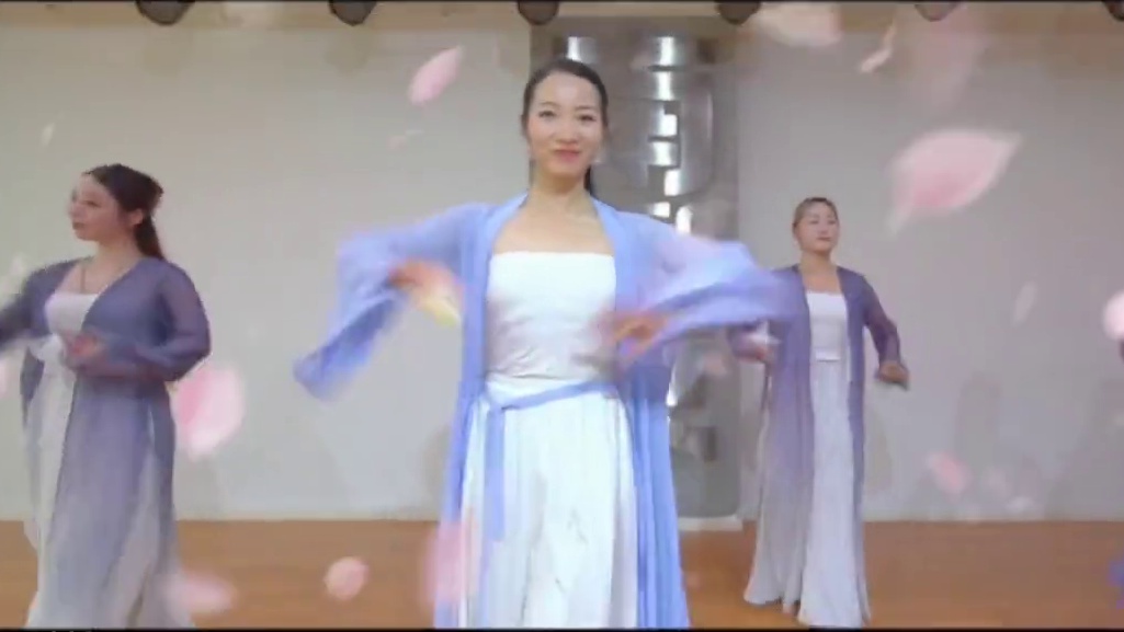 【花间醉梦】 #戴萍编舞#关大洲 音乐：采石#国风 今日课堂左至右：真真，阳萱，佳琪