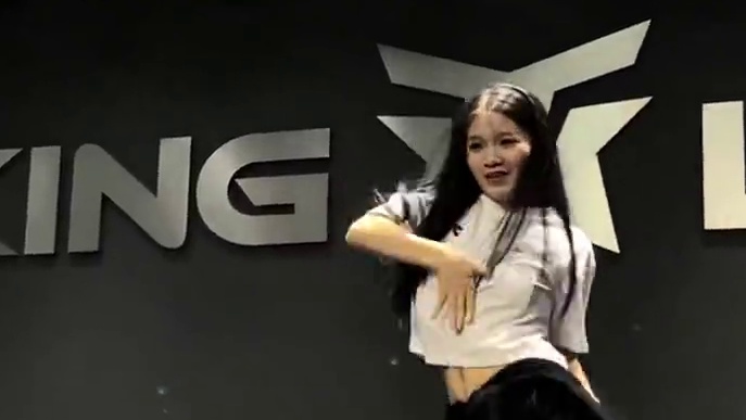 “ 我该如何得到你，麻袋还是甜言蜜语 ”#原创编舞 #七小七编舞 #完美降落 #一学就会系列 #感觉