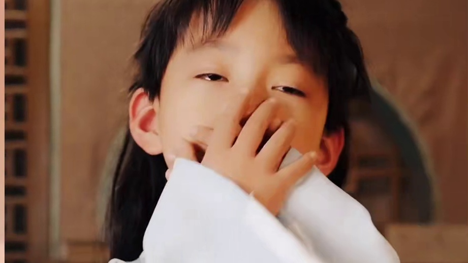 皇后又带崽搬敌人宝库去了