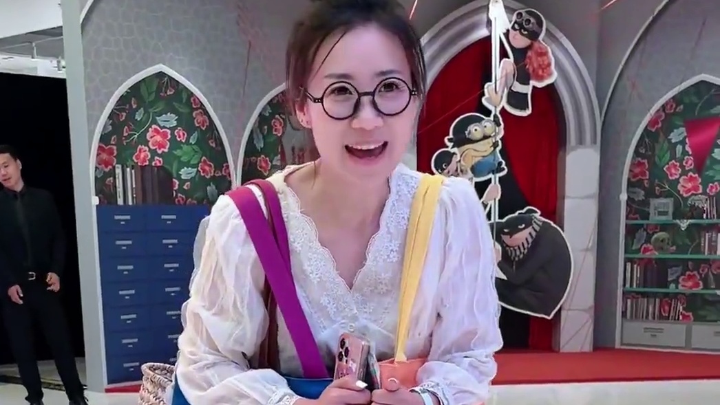 连吃带拿的首映礼 