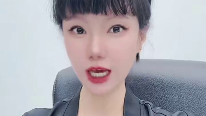 泰国队的礼服真的，不怪人自己人都喷，网友们的审美标准也太高了#奥运会 #泰国 #jing彩四季 #纳