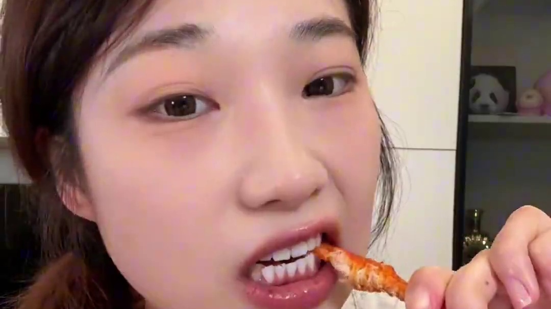 网上火的海味美食吃吃！！三文鱼真的很肥美！！！ #三文鱼 #呛虾 #海味干货 #生腌 #深夜放毒