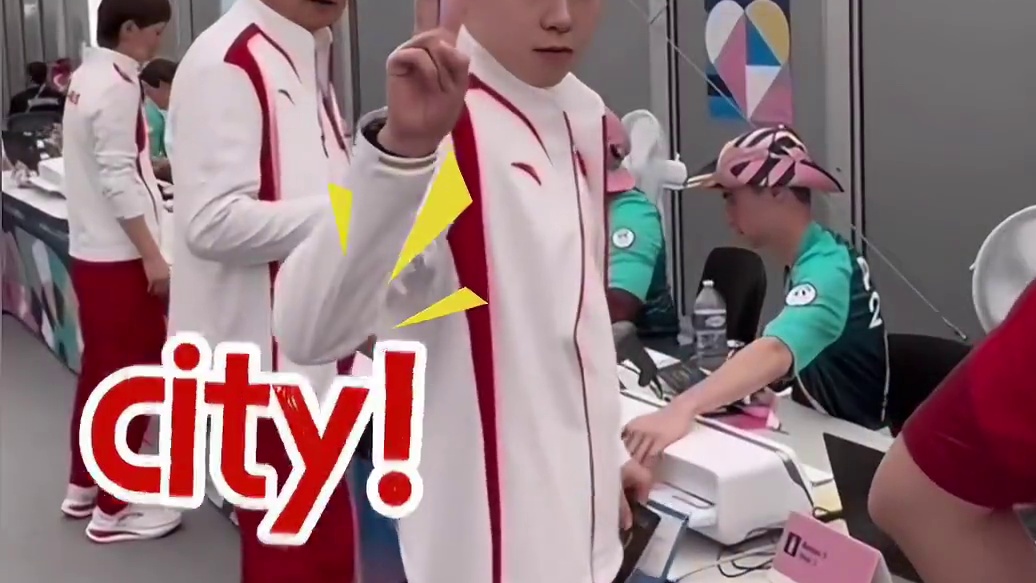 国乒顺利入驻奥运村，王楚钦比耶超city，樊振东也更新社交媒体：顺利入住！