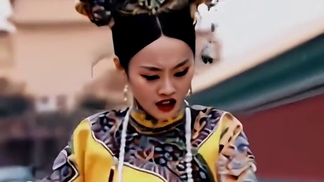 AI视频居然变异了，众多受害者陆续出现!#AI #AI视频 #整活