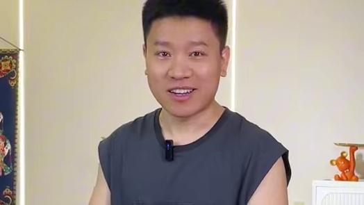 东北一大早30度°，只能吃冷面了！就这小汤真鲜灵 ，啥也不用加！#美食推荐 #东北大冷面