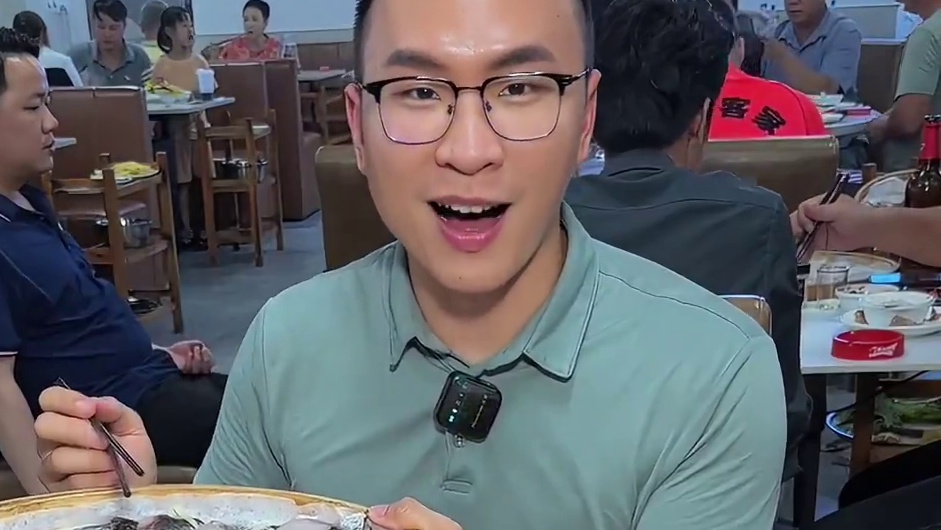 又脆皮鸡又黑鱼还有蔬菜汤底，太丰富了，就在新塘!!#好吃不贵经济实惠 #附近美食 #新塘美食 #艾特